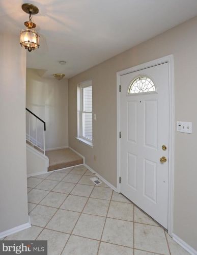 284 Kings College Ct, Arnold, MD 21012-1830