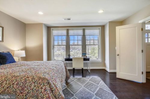 642 Ellsworth Dr, Silver Spring MD 20910-4301 exterior