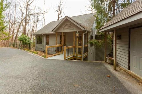 51 Weeping Rock Ln, Roseland, VA 22967-8273