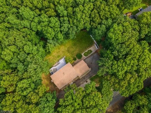 27 High Ridge Rd, Dover, NJ 07869-4567
