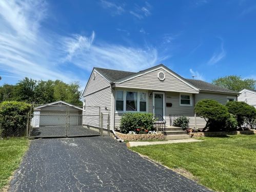 16858 Forest View Dr, Tinley Park, IL 60477-2972