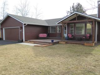 20823 Solstice Dr, Bend, OR 97701-8404