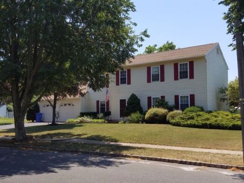 18 Surrey Ln, Piscataway, NJ 08854-5738
