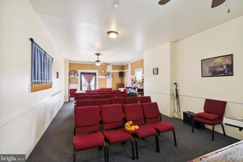 2119 Chelten Ave, Philadelphia PA 19138-2519 exterior