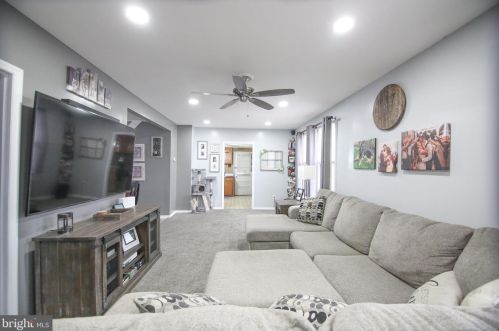 105 Fernwood Ave, Burlington, NJ 08016-2501