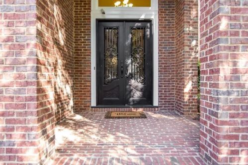 2375 Briarcliff Cmns, Atlanta GA  30345-2175 exterior