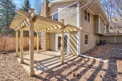 302 Cimarron Rd, Saint Paul MN  55124-9751 exterior