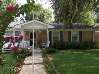 108 Birch Ln, Summerville, SC 29485-7820