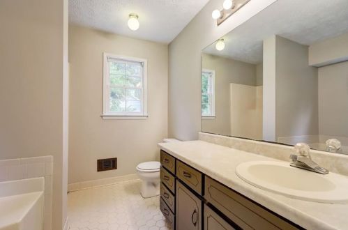 490 Cowan Trl, Stockbridge GA  30281-2853 exterior