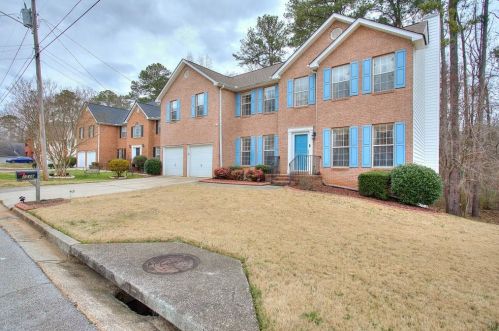 1216 Carriage Trace Cir, Stone Mountain, GA 30087-4644