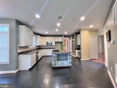 3500 Germainia Ct, Triangle, VA 22172-1427