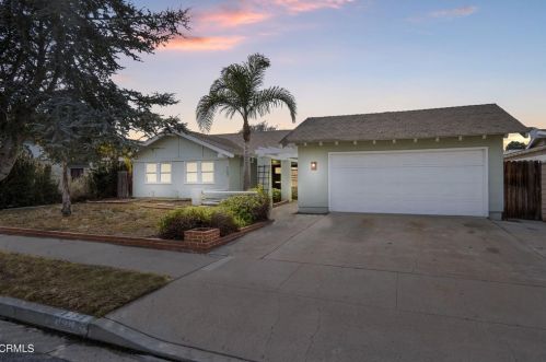 1151 Lawrence Way, Oxnard, CA 93035-2525