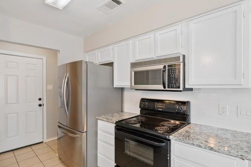 2709 Rdg Rd, Fort Worth TX  76133-7723 exterior