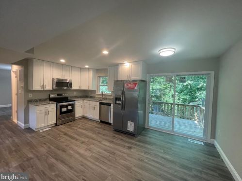 13374 Nationville Ln, Woodbridge, VA 22193-4109