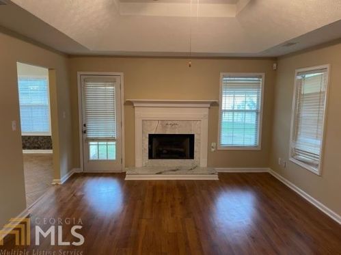 70 Princeton Ct, Porterdale, GA 30016-7643