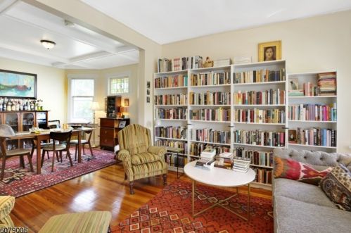 10 Vermont St, Maplewood, NJ 07040-2928