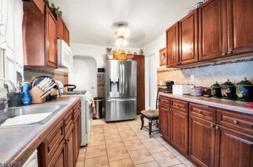 290 19th St, Paterson NJ 07501-2403 exterior