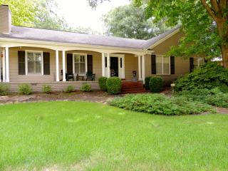 5360 Pecan Grove Ln, Memphis, TN 38120-2233