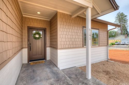 6191 Oliver Rd, Paradise, CA 95969-3137