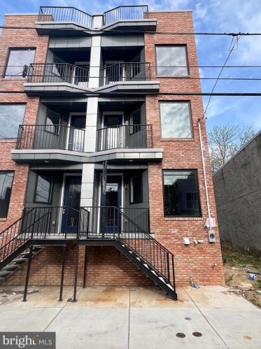 1328 31st St, Philadelphia, PA 19146-3401