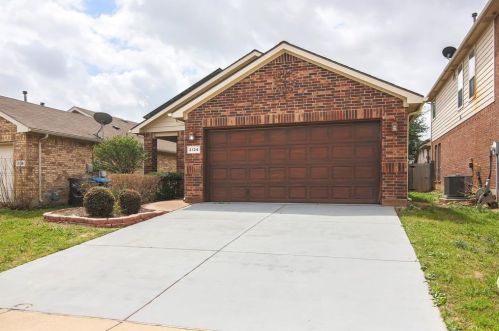 2124 Charmion Ln, Fort Worth TX  76131-1607 exterior