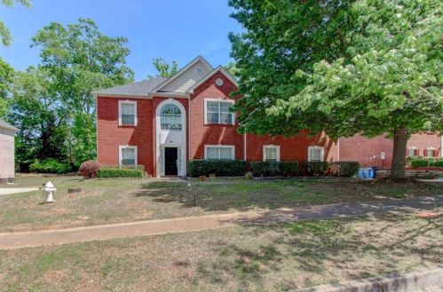 1207 Saxony Dr, Conyers GA  30013-1849 exterior