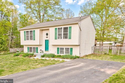 7500 Regency Glen Dr, Fredericksburg, VA 22407-0731