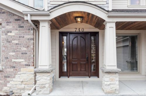 740 Bauer Rd, Naperville, IL 60563-1105