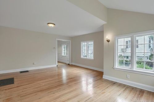 5 Hazel St, Norwalk CT  06851-3016 exterior