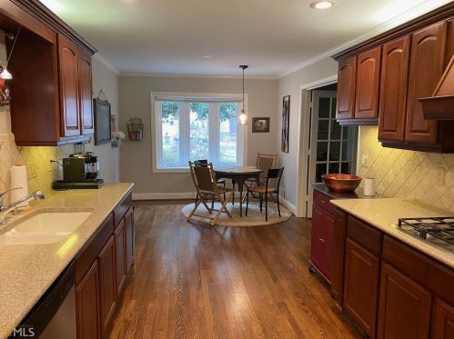 6845 Heathfield Dr, Atlanta GA  30328-2035 exterior