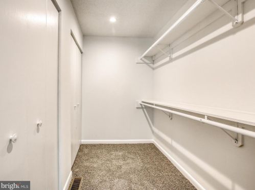 2324 Chestnut Hill Rd, Harpers Ferry WV  25425-5140 exterior