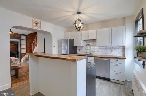 212 Howard Ave, Lancaster PA  17602-4208 exterior