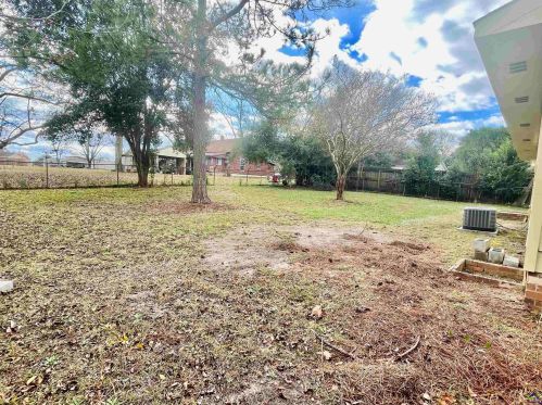 109 Stratford Dr, Warner Robins GA  31088-4231 exterior