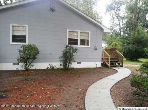 512 Holly Blvd, Berkeley Township, NJ 08721-2616