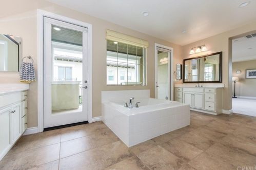 64 Interlude, Irvine CA  92620-3694 exterior