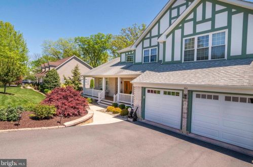 160 Manor Dr, Edinburg, VA 22824-3579
