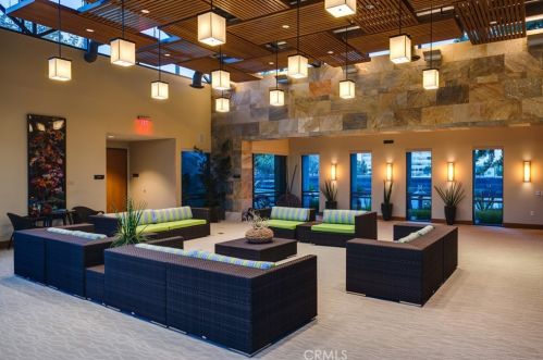 29 Soho, Irvine CA  92612-1083 exterior