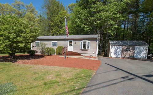 10 Giordani Ln, Sandown, NH 03873-2638