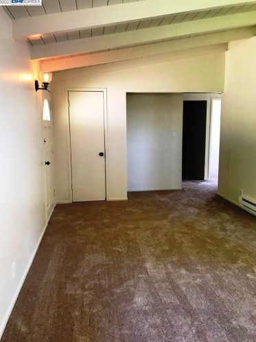 1193 Roxanne Ave, Hayward, CA 94542-1032