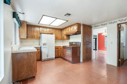 1921 Arroyo Dr, Riverside CA  92506-1610 exterior
