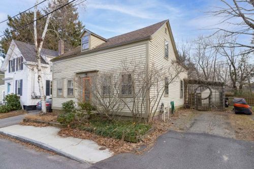 30 Chauncey St, Portsmouth, NH 03801-5049