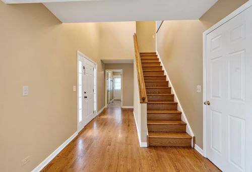 1800 Sycamor Ln, Gurnee, IL 60031-6364