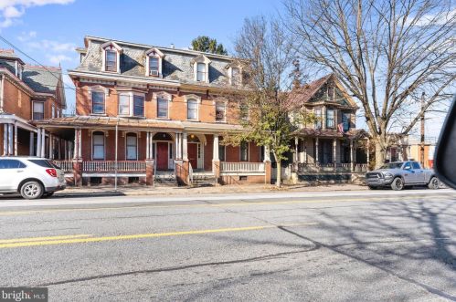 218 Hanover St, Carlisle, PA 17013-2423