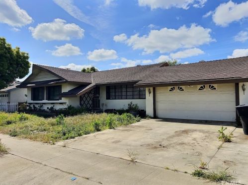 2766 Stonybrook Dr, Anaheim, CA 92804-4029