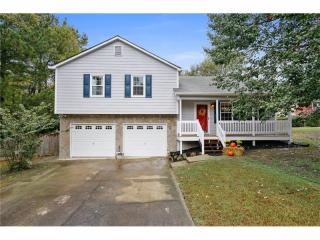 4983 Hunters Cove Dr, Acworth, GA 30101-4893