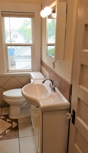 996 Charles Ave, Saint Paul MN  55104-2616 exterior