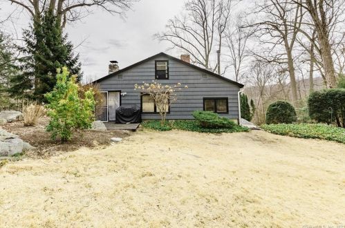 21 Great Quarter Rd, Sandy Hook CT  06482-1560 exterior