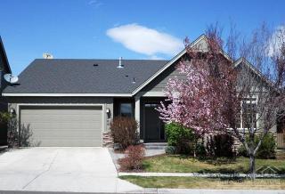 2369 Hazelwood Ave, Eagle Crest, OR 97756-8801
