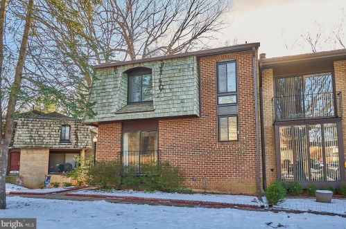 4956 Schuyler Dr, Annandale, VA 22003-5144