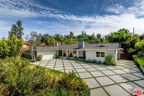 16722 Adlon Rd, Van Nuys, CA 91436-3809